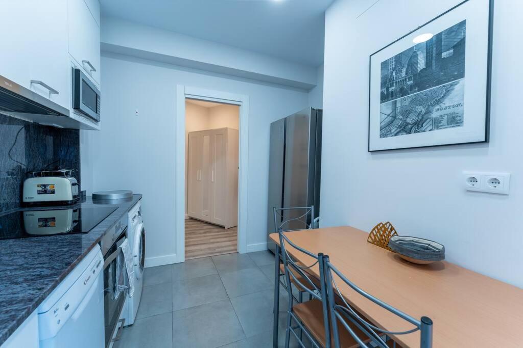 Valdecilla Center Apartment 산탄데르 외부 사진
