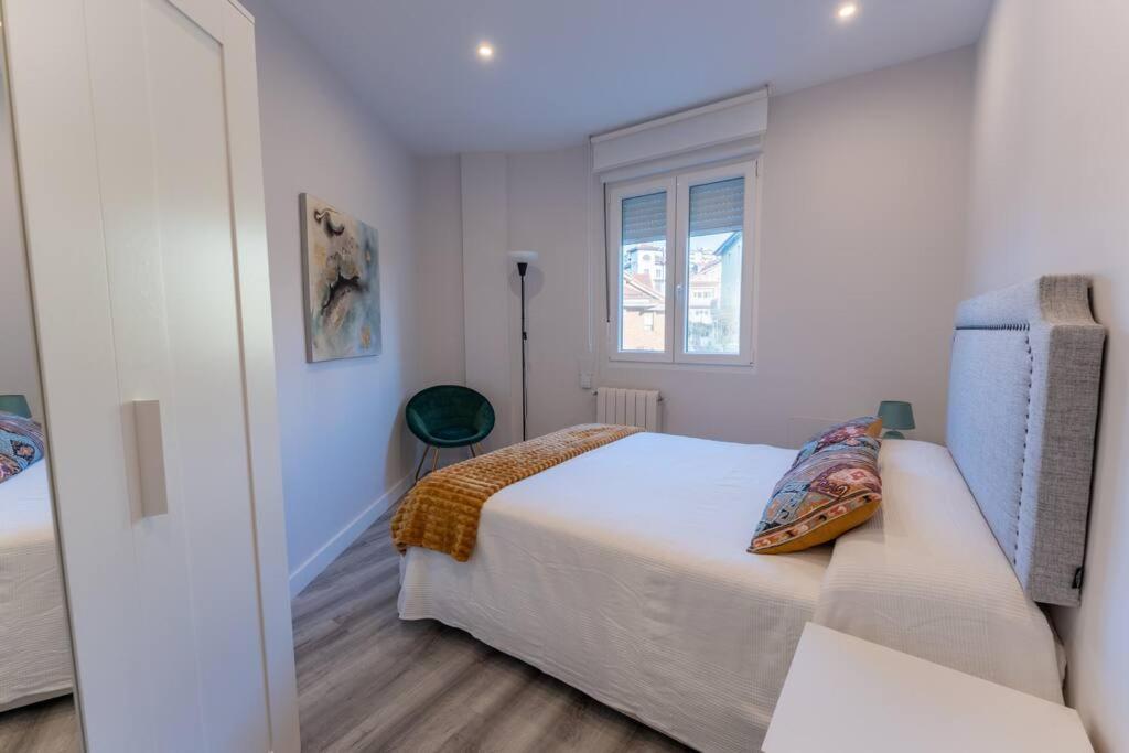 Valdecilla Center Apartment 산탄데르 외부 사진